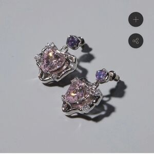 Oden's Eye Pink Heart Earrings